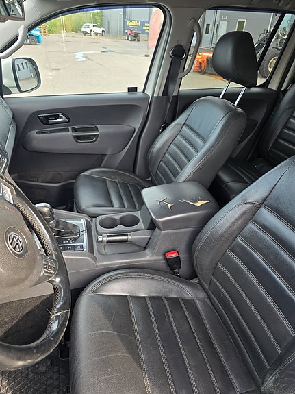 Volkswagen Amarok 11 of 16