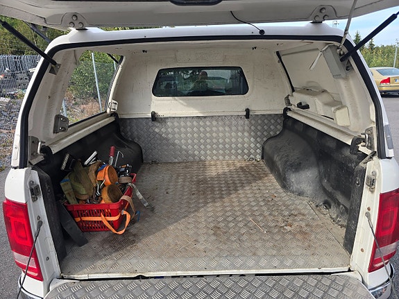 Volkswagen Amarok 8 of 16