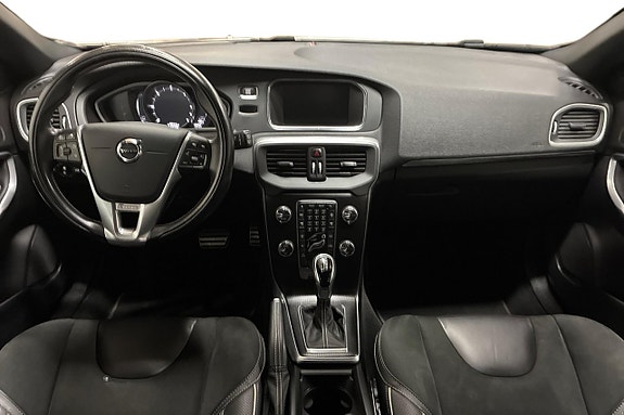 Volvo V40 12 of 26