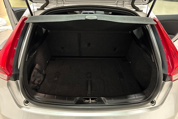 Volvo V40 10 of 26
