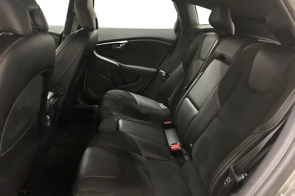 Volvo V40 14 of 26