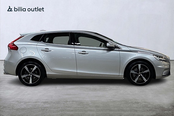 Volvo V40 5 of 26
