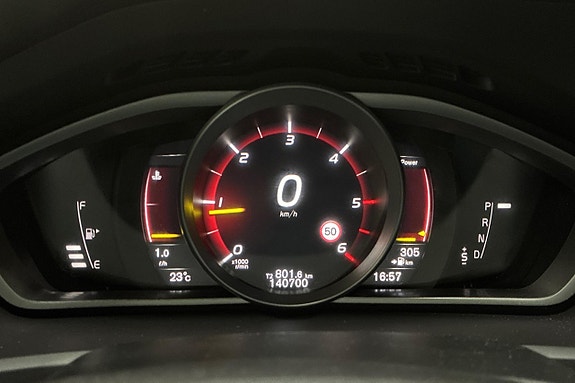 Volvo V40 17 of 26