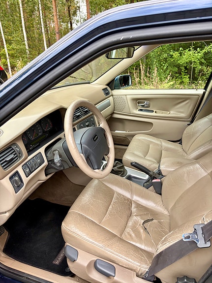 Volvo V70 5 of 10
