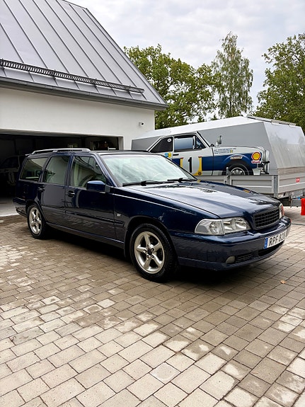 Volvo V70 3 of 10