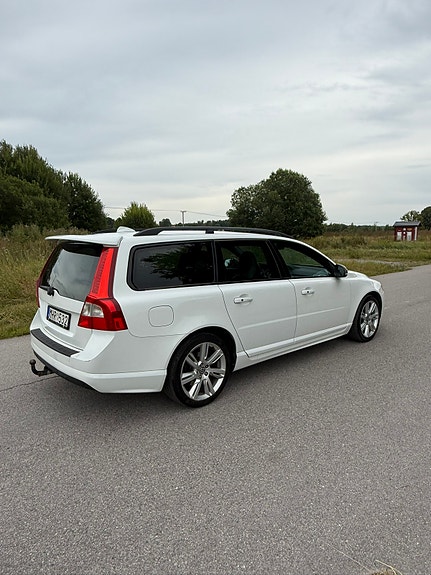 Volvo V70 4 of 7