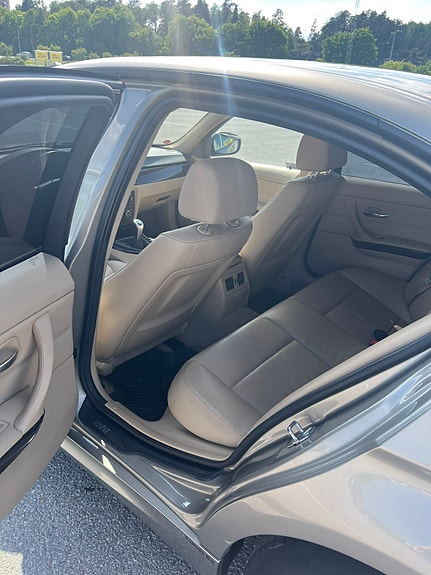 BMW 318i 7 of 9
