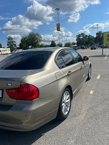 BMW 318i 4 of 9