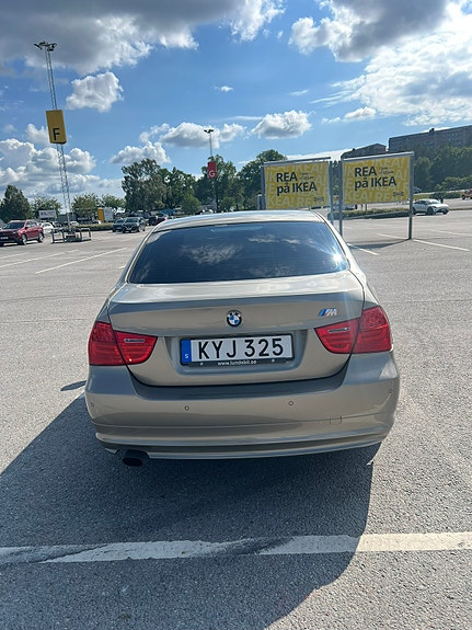 BMW 318i 3 of 9