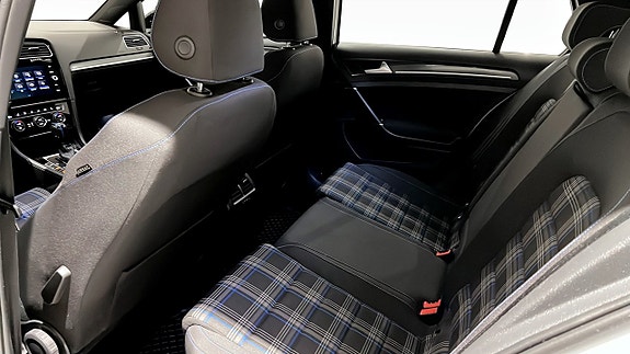 Volkswagen Golf I 11 of 19