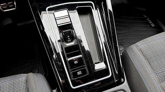 Volkswagen Golf I 16 of 18