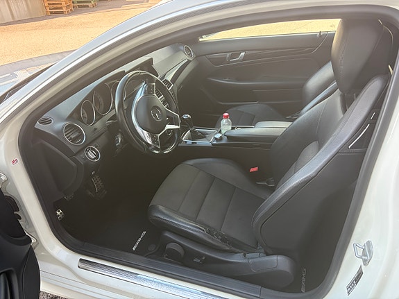 Mercedes-Benz C180 8 of 10