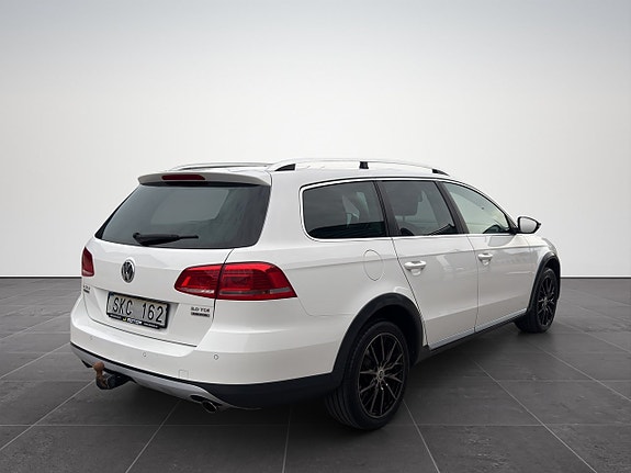 Volkswagen Passat Alltrack 6 of 16