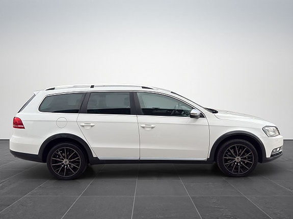 Volkswagen Passat Alltrack 5 of 16