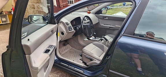 Volvo V50 6 of 11