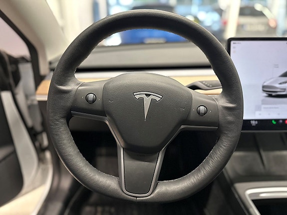Tesla Model 3 17 of 22