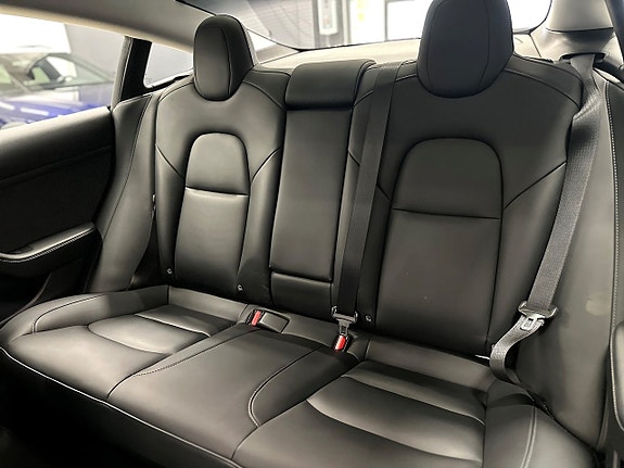 Tesla Model 3 19 of 22