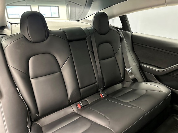 Tesla Model 3 20 of 22