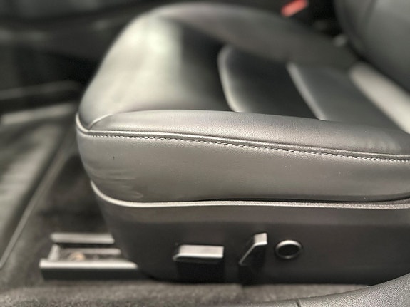 Tesla Model 3 14 of 22