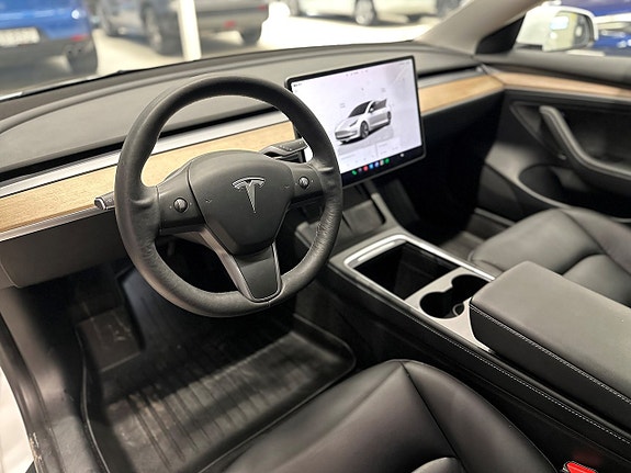Tesla Model 3 13 of 22