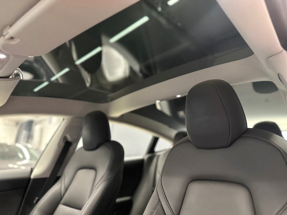 Tesla Model 3 18 of 22