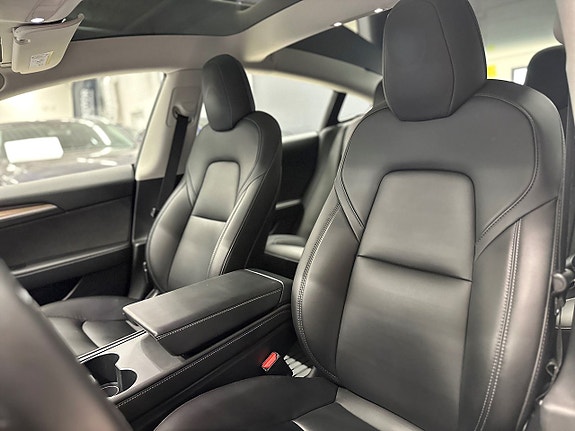 Tesla Model 3 16 of 22
