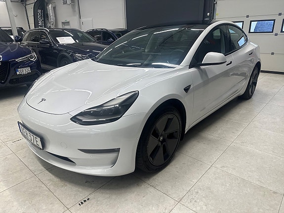 Tesla Model 3 4 of 22