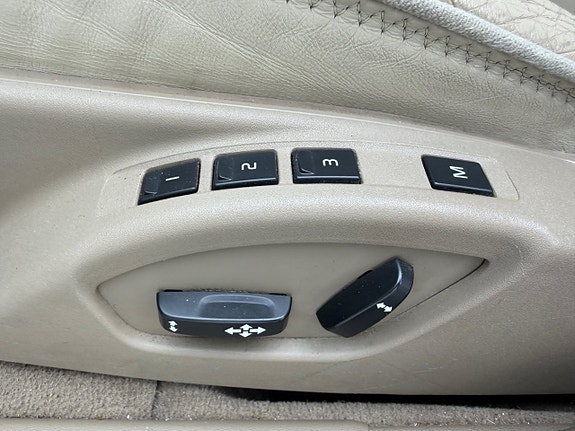 Volvo XC70 10 of 13