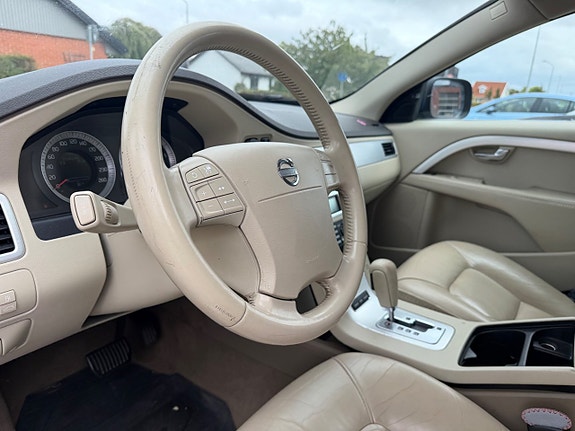 Volvo XC70 9 of 13