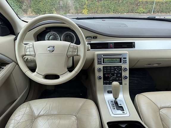 Volvo XC70 8 of 13