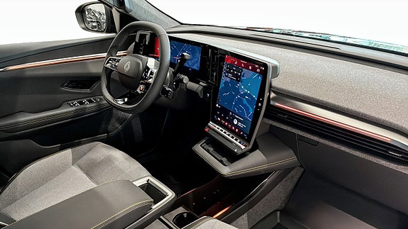 Renault Scenic E-Tech 13 of 25