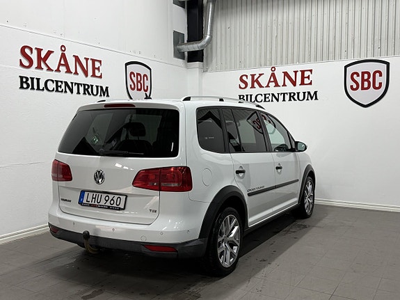 Volkswagen Touran Cross 4 of 12