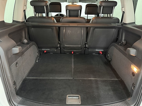 Volkswagen Touran Cross 12 of 12