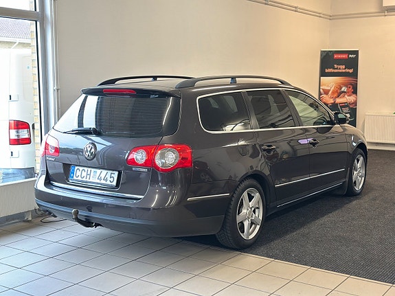 Volkswagen Passat 5 of 21
