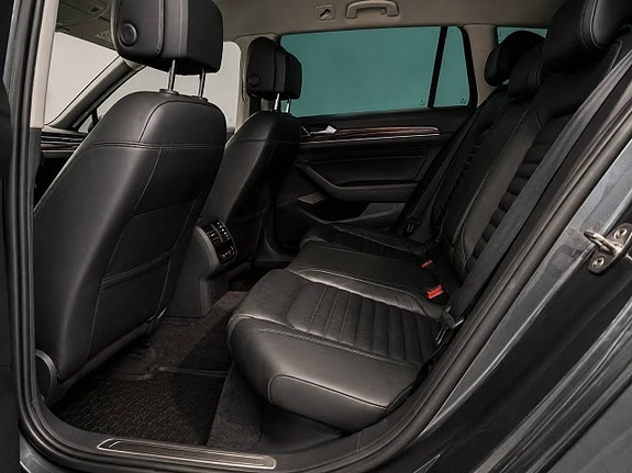 Volkswagen Passat 9 of 13
