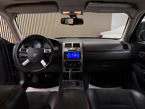 Dodge Charger 16 of 28