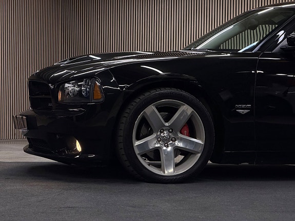 Dodge Charger 4 of 28