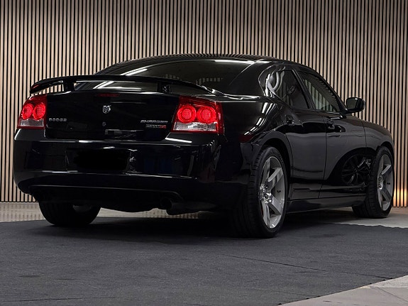 Dodge Charger 8 of 28