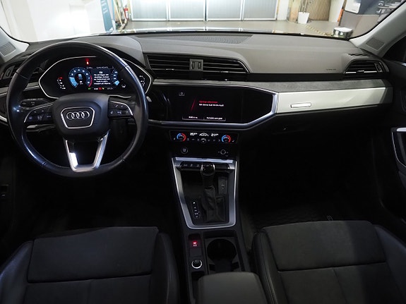 Audi Q3 15 of 25