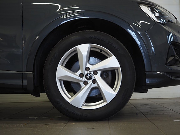 Audi Q3 8 of 25