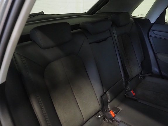 Audi Q3 12 of 25