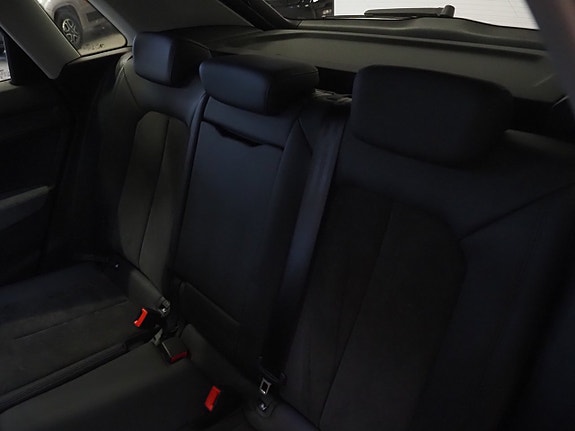 Audi Q3 13 of 25