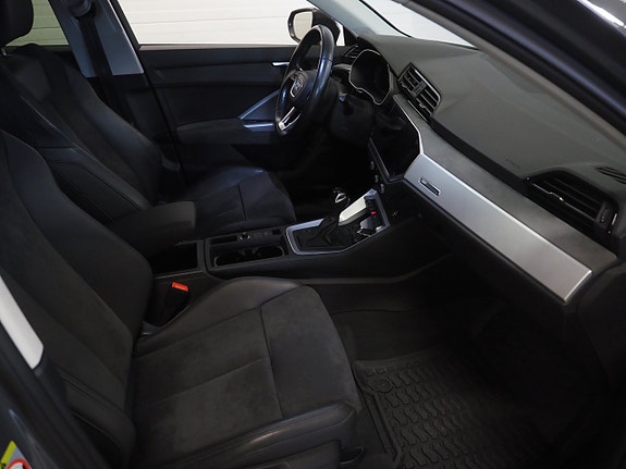 Audi Q3 10 of 25