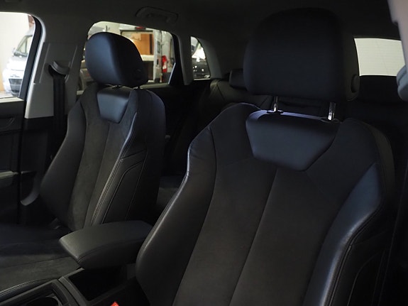 Audi Q3 14 of 25