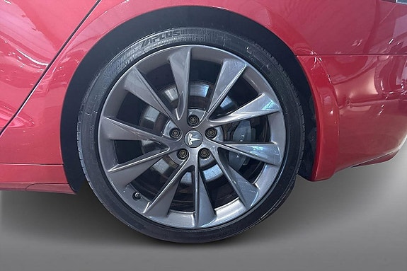 Tesla Model S 11 of 19