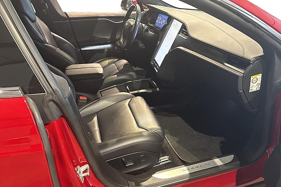 Tesla Model S 9 of 19