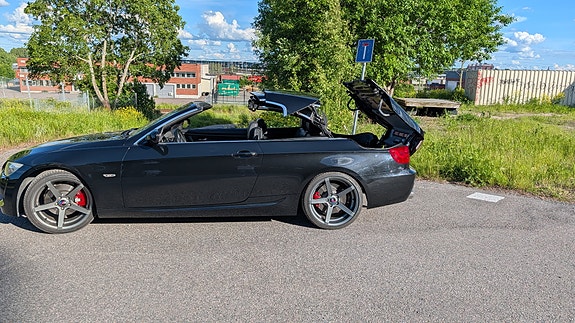 BMW 325d 2 of 8