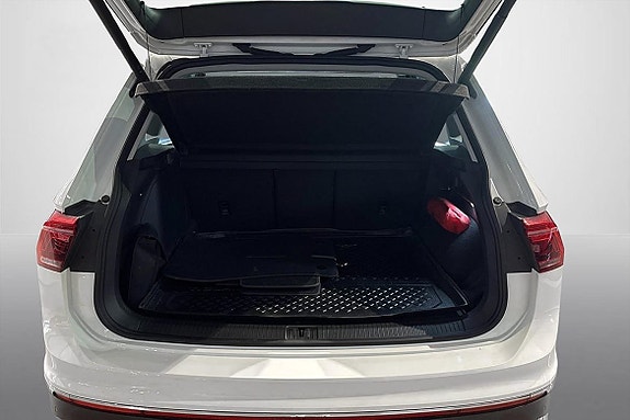 Volkswagen Tiguan 10 of 21