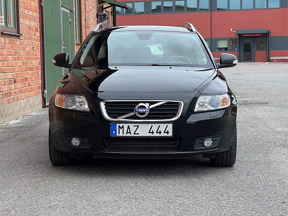 Volvo V50 2 of 20