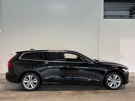 Volvo V60 2 of 25